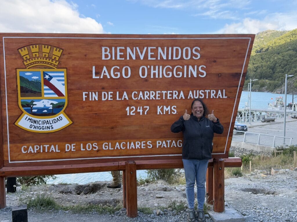 Moni en el fin de la Carretera Austral en Villa O´Higgins