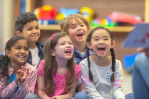 Niños riendo